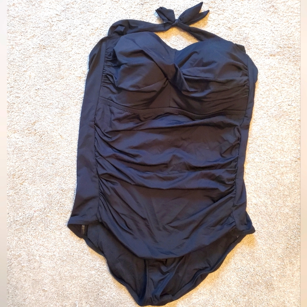EC 22/24 Sorella Swimsuit Black